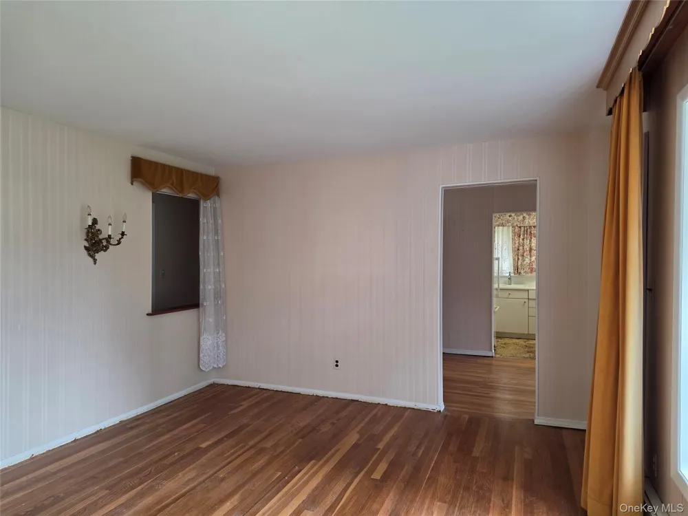 42 Sheridan Street Huntington, NY 11743