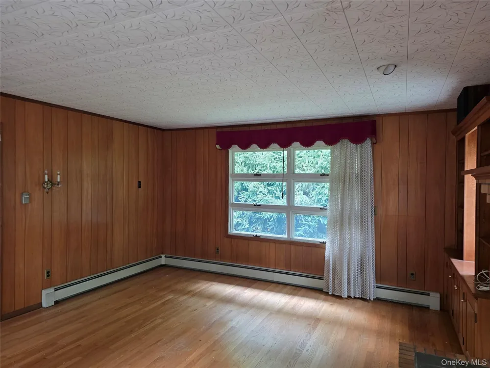 42 Sheridan Street Huntington, NY 11743