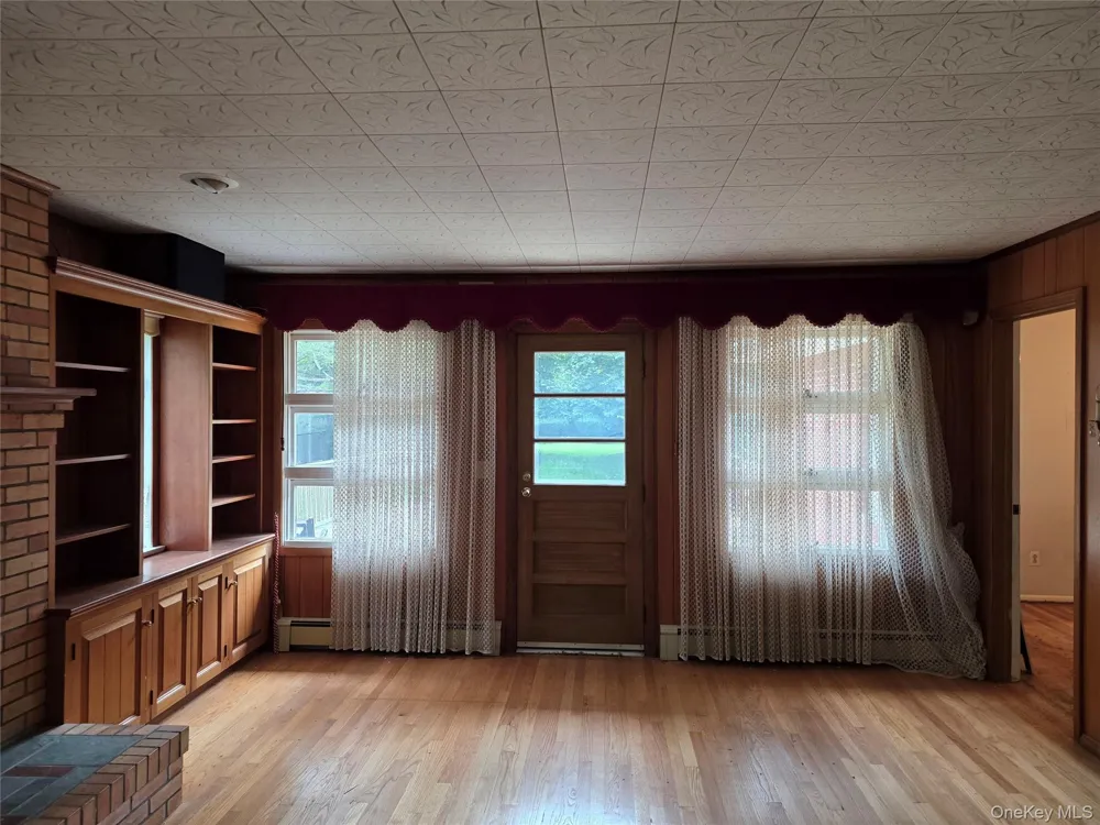 42 Sheridan Street Huntington, NY 11743