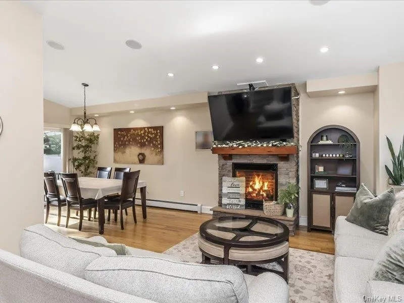 260 W 20th Street Deer Park, NY 11729