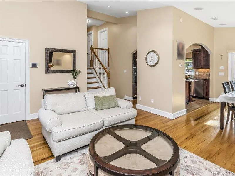 260 W 20th Street Deer Park, NY 11729