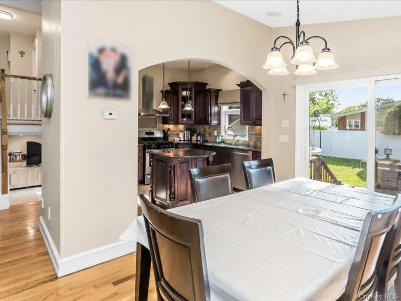 260 W 20th Street Deer Park, NY 11729