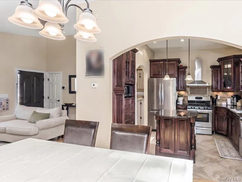 260 W 20th Street Deer Park, NY 11729