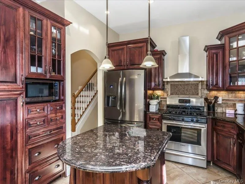 260 W 20th Street Deer Park, NY 11729