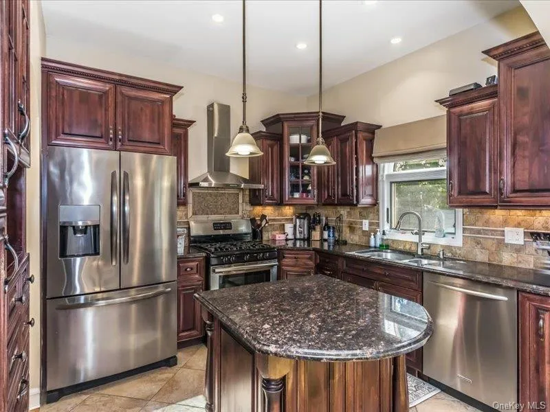 260 W 20th Street Deer Park, NY 11729