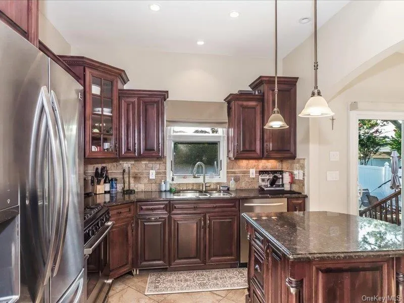 260 W 20th Street Deer Park, NY 11729