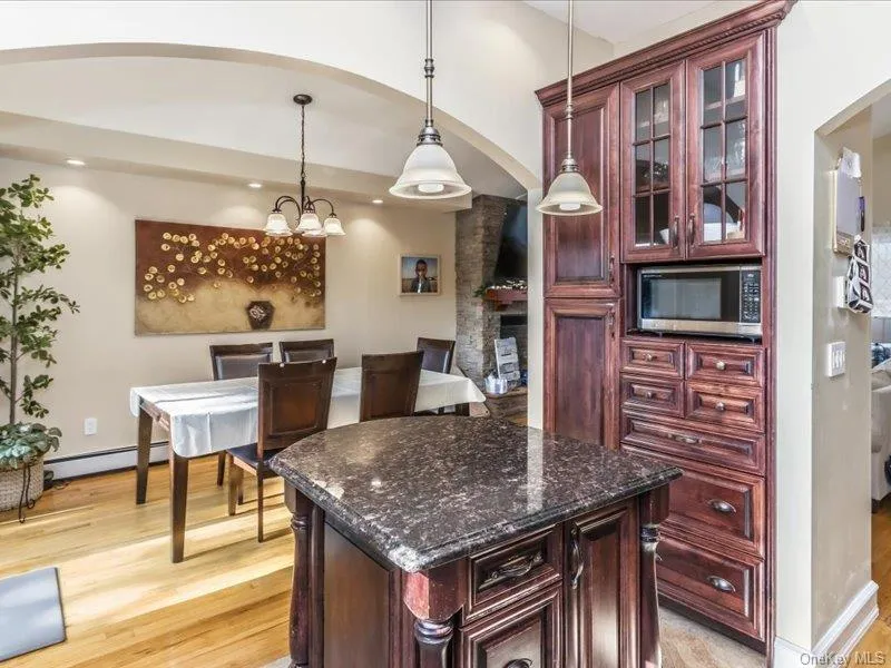 260 W 20th Street Deer Park, NY 11729