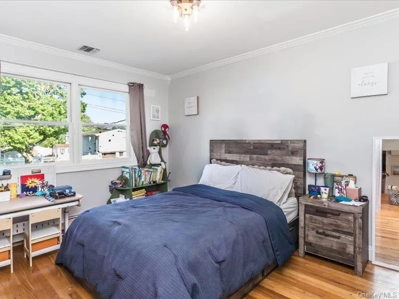 260 W 20th Street Deer Park, NY 11729