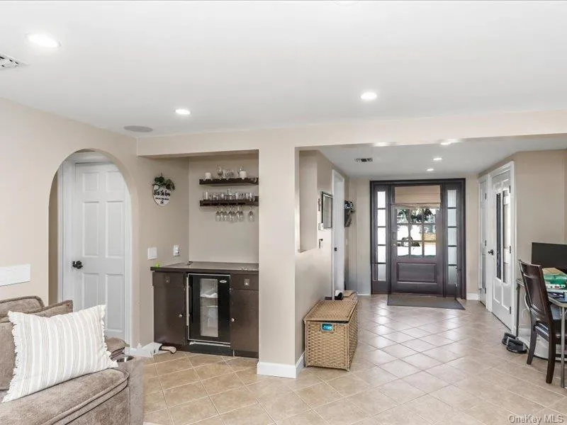 260 W 20th Street Deer Park, NY 11729