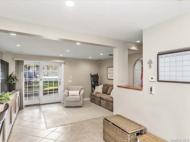 260 W 20th Street Deer Park, NY 11729