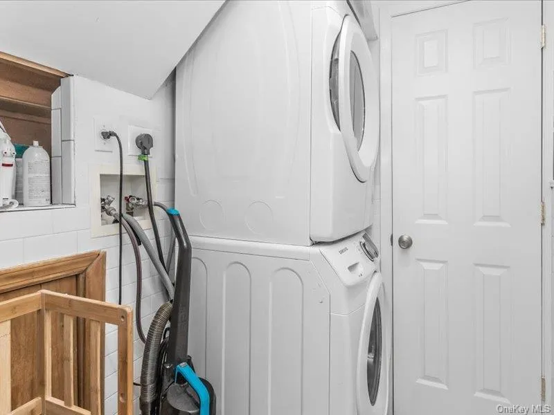 260 W 20th Street Deer Park, NY 11729