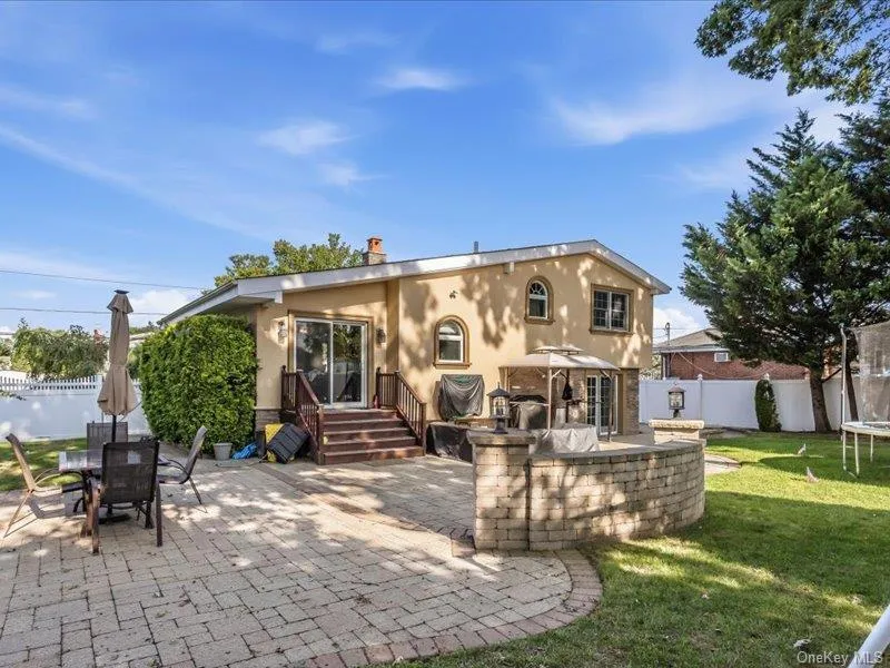 260 W 20th Street Deer Park, NY 11729