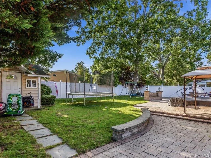 260 W 20th Street Deer Park, NY 11729
