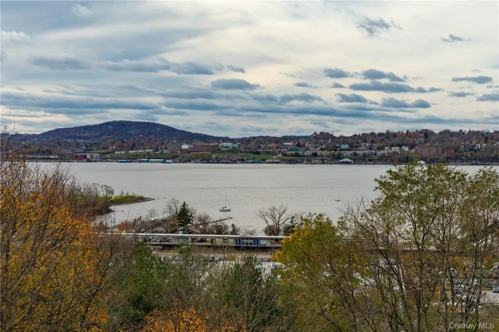 30 Beekman Street #113 Beacon, NY 12508