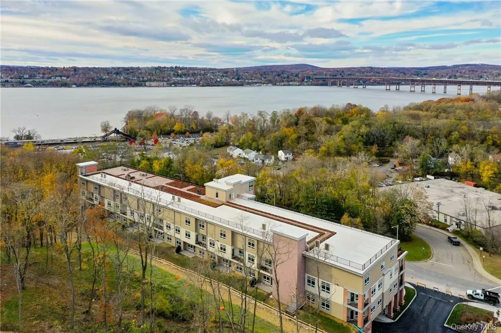 30 Beekman Street #113 Beacon, NY 12508