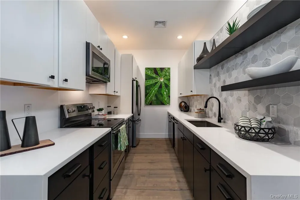 30 Beekman Street #113 Beacon, NY 12508