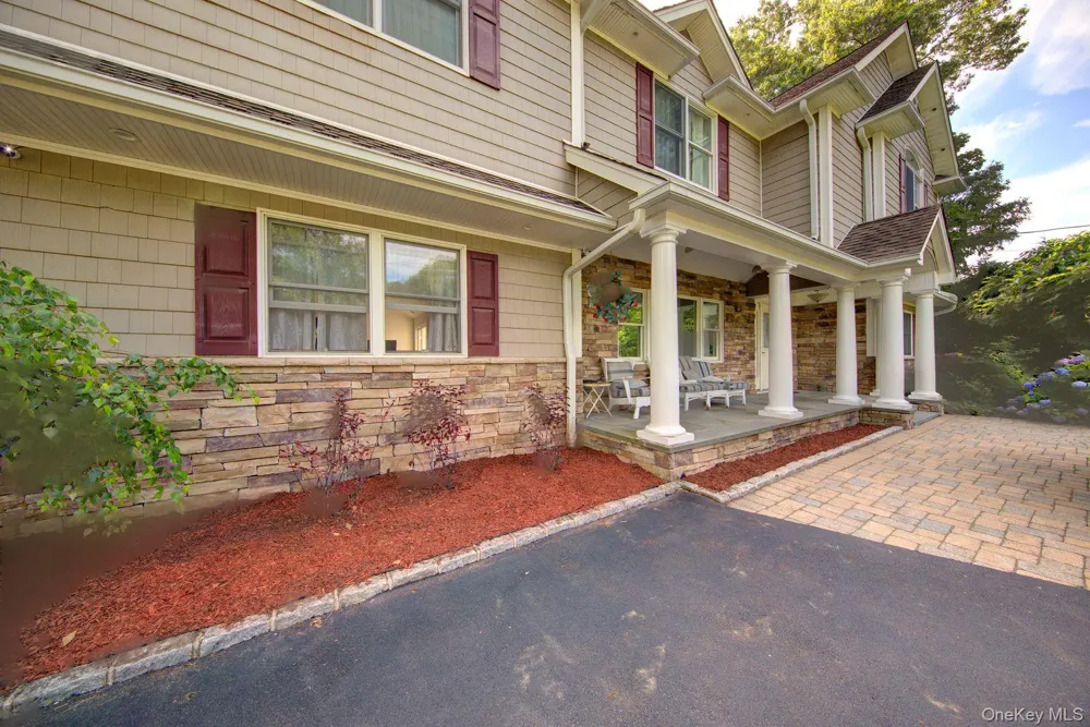 97 Chestnut Street Mount Sinai, NY 11766