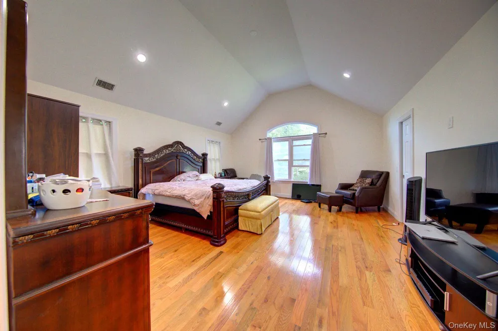 97 Chestnut Street Mount Sinai, NY 11766