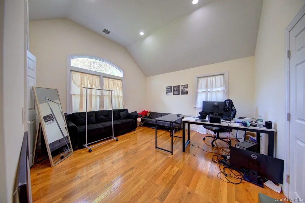 97 Chestnut Street Mount Sinai, NY 11766