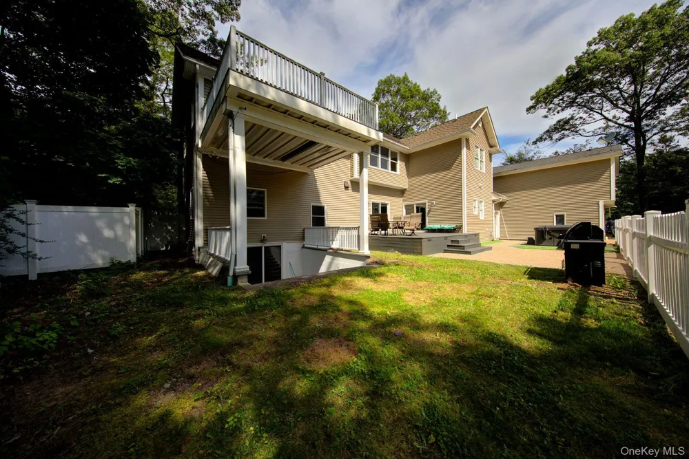 97 Chestnut Street Mount Sinai, NY 11766
