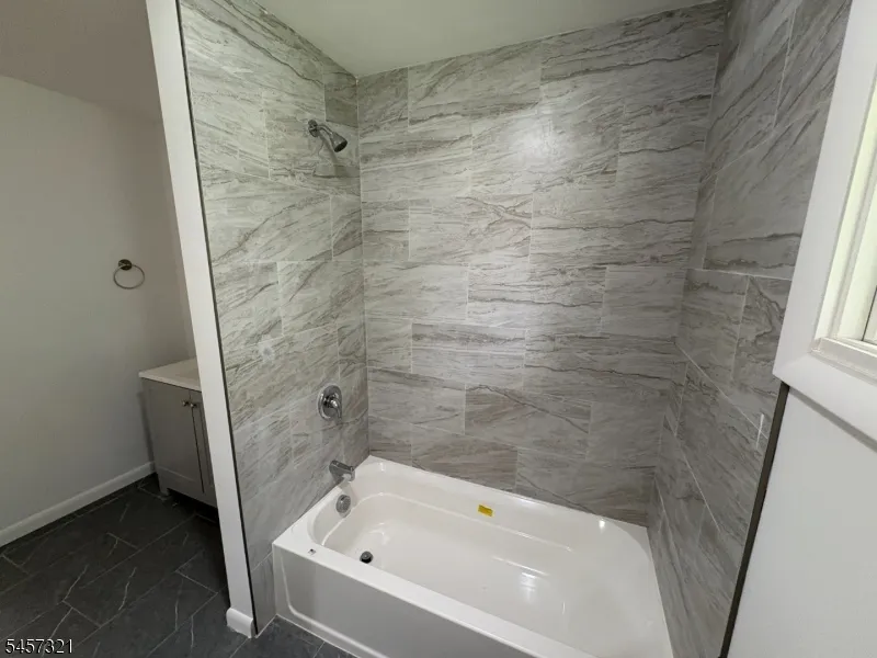 308 Park Ave Lopatcong, NJ 08865