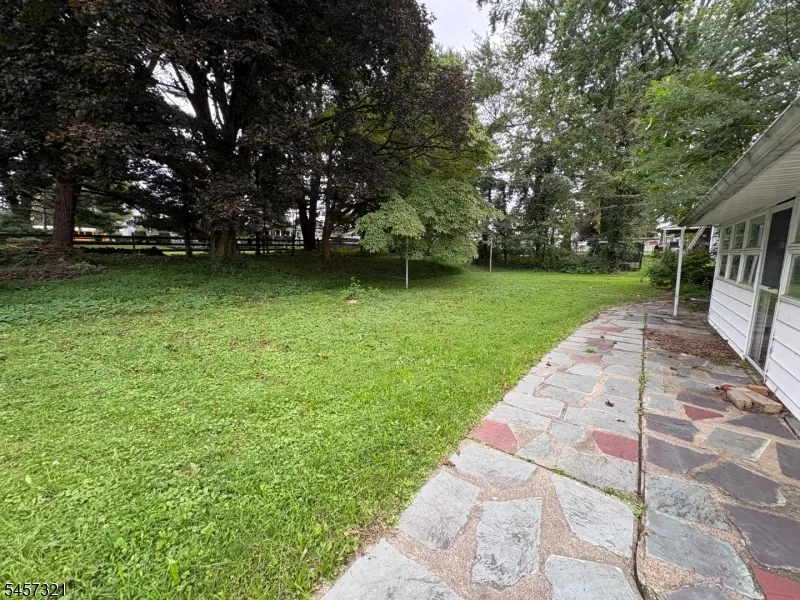 308 Park Ave Lopatcong, NJ 08865
