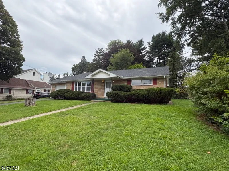 308 Park Ave Lopatcong, NJ 08865