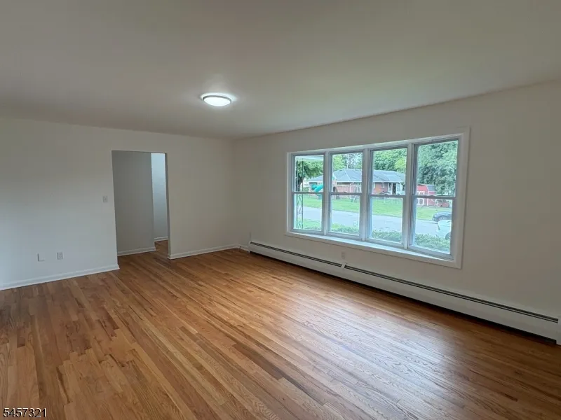 308 Park Ave Lopatcong, NJ 08865