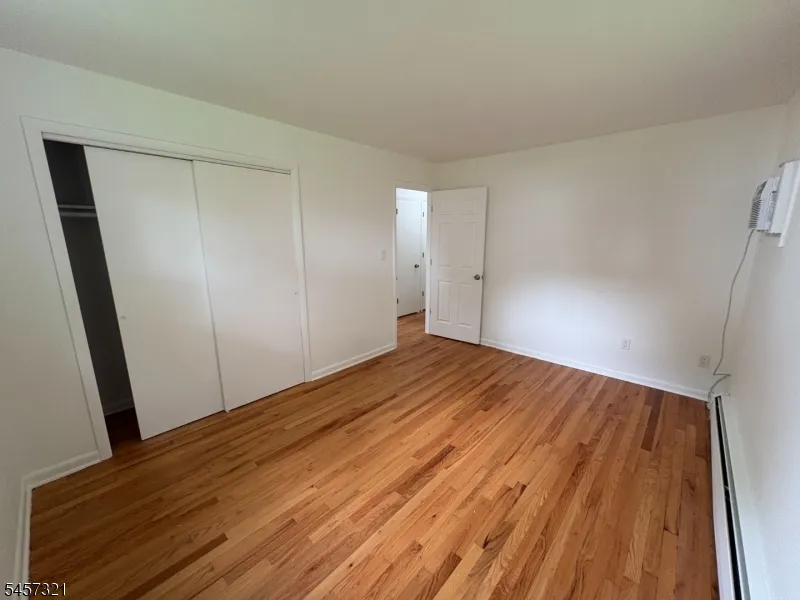 308 Park Ave Lopatcong, NJ 08865