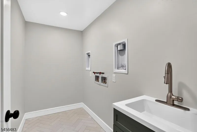 910 Minisink Way Westfield Town, NJ 07090