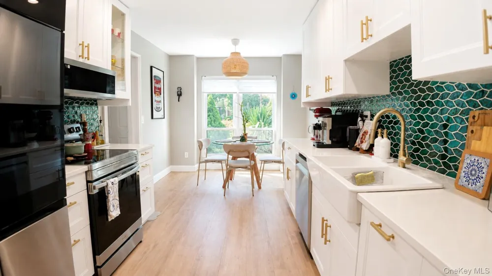 230 Pond View Lane Smithtown, NY 11787