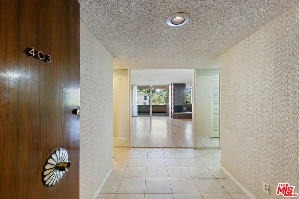 1333 S Beverly Glen Boulevard #403 Los Angeles, CA 90024