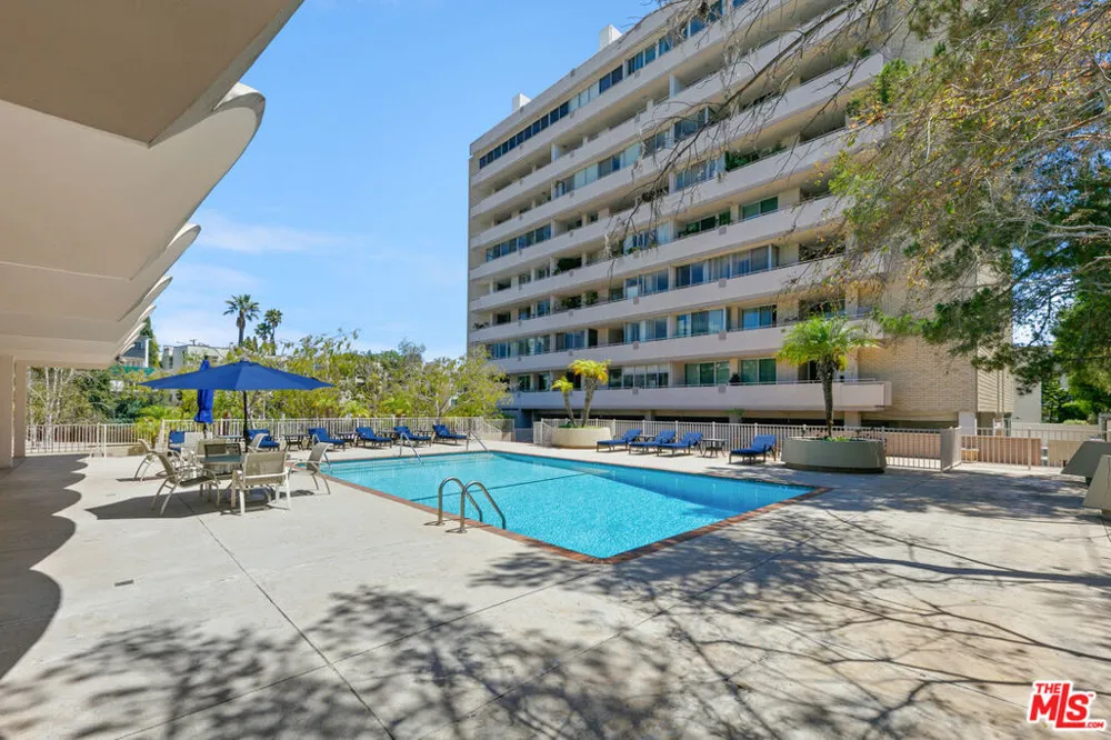 1333 S Beverly Glen Boulevard #403 Los Angeles, CA 90024