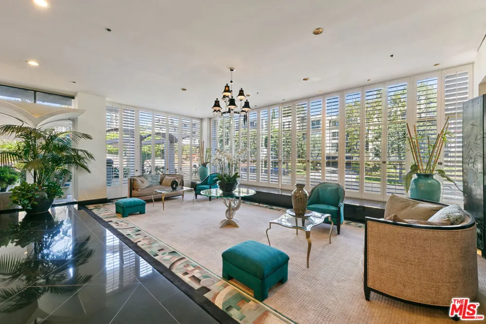 1333 S Beverly Glen Boulevard #403 Los Angeles, CA 90024