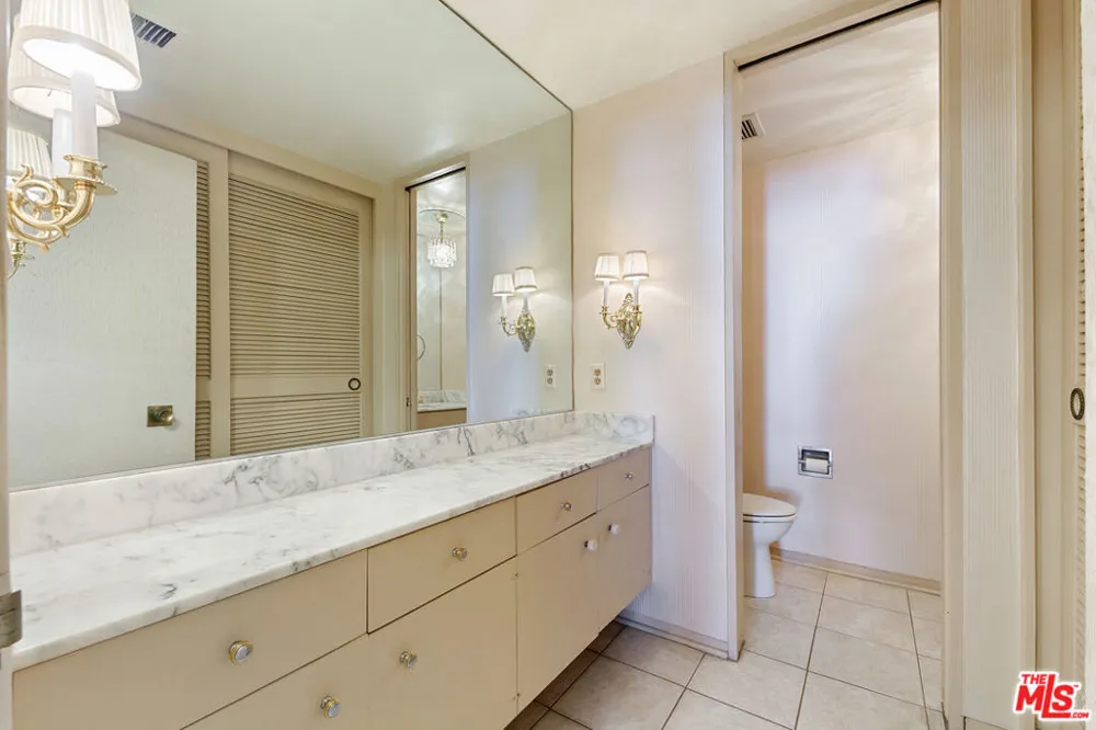 1333 S Beverly Glen Boulevard #403 Los Angeles, CA 90024
