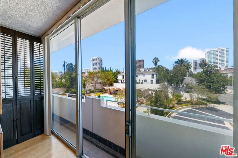 1333 S Beverly Glen Boulevard #403 Los Angeles, CA 90024