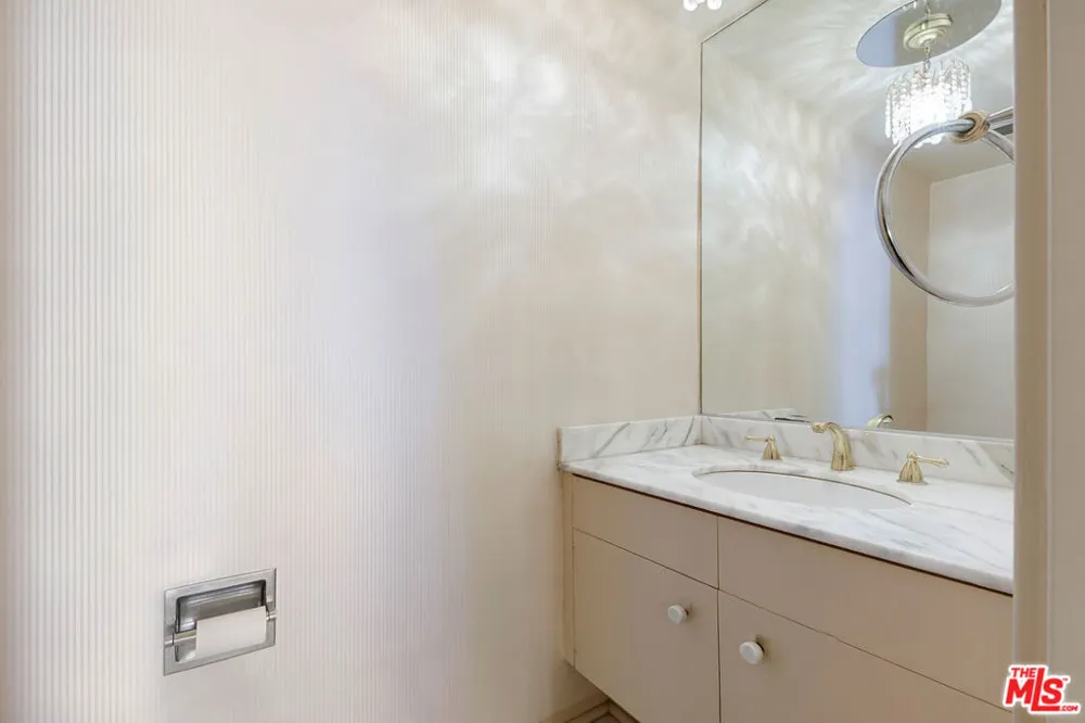 1333 S Beverly Glen Boulevard #403 Los Angeles, CA 90024