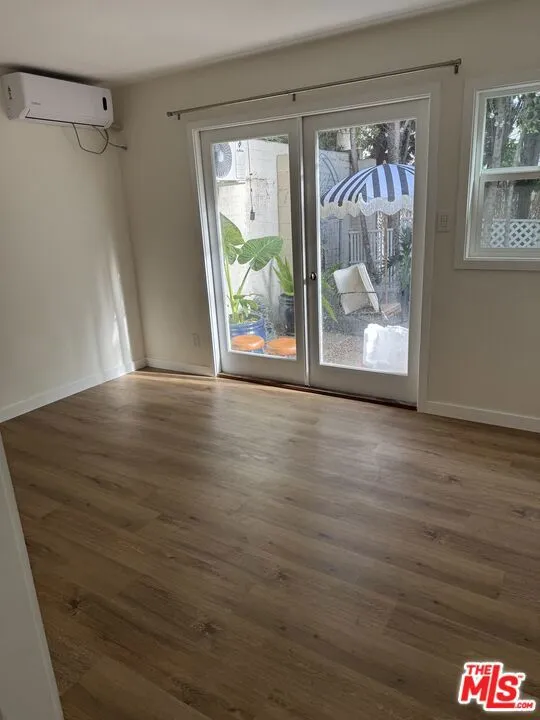 8570 Sherwood Drive West Hollywood, CA 90069