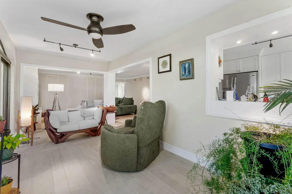 16648 TRADERS Crossing #106 Jupiter, FL 33477