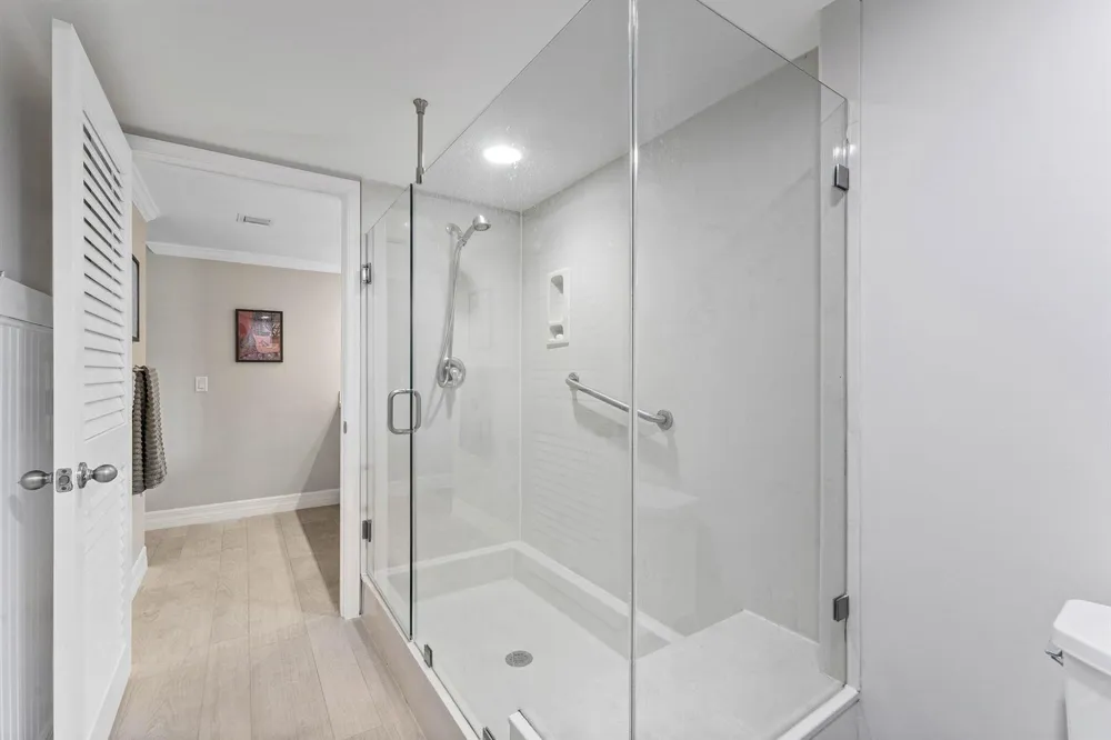 16648 TRADERS Crossing #106 Jupiter, FL 33477