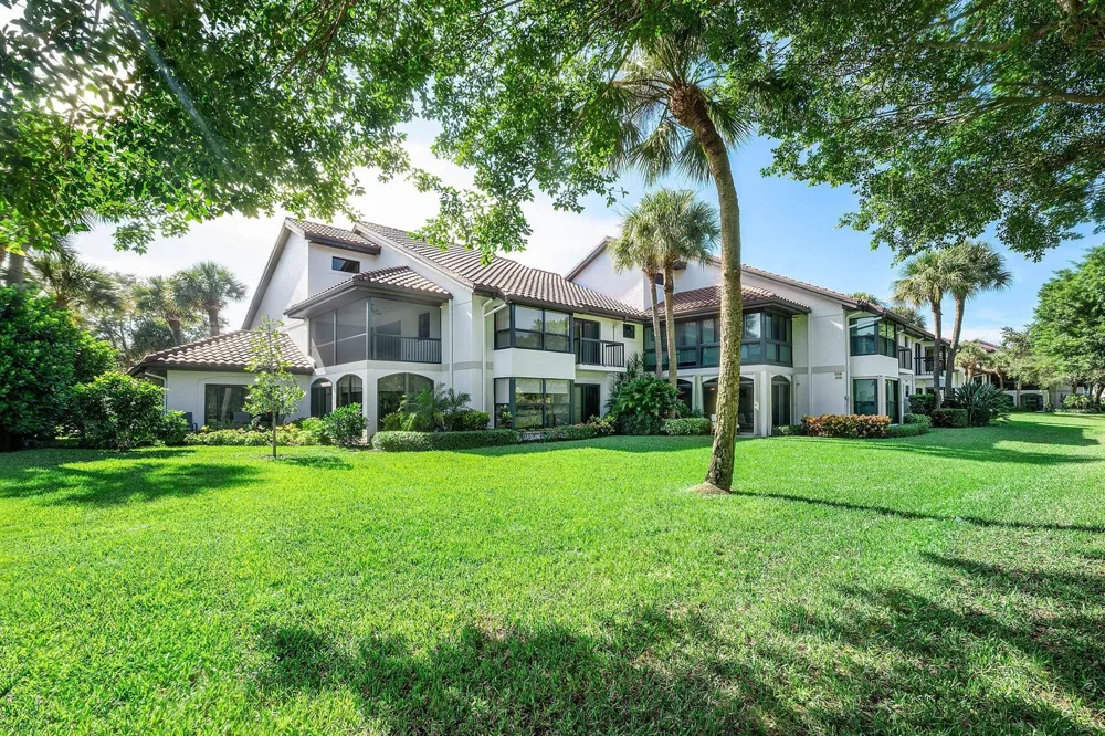 16648 TRADERS Crossing #106 Jupiter, FL 33477