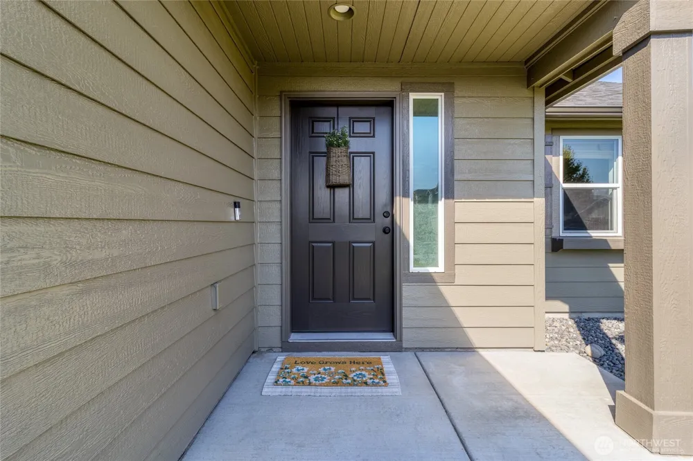 364 SW Homestead Avenue College Place, WA 99324