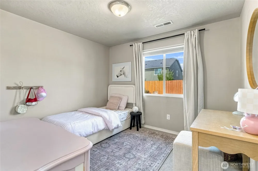 364 SW Homestead Avenue College Place, WA 99324