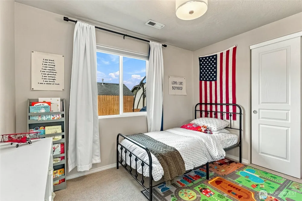 364 SW Homestead Avenue College Place, WA 99324