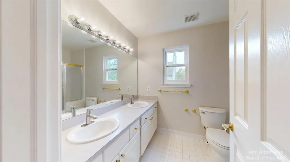 2844 Chaseway Court Ann Arbor Charter Township, MI 48105