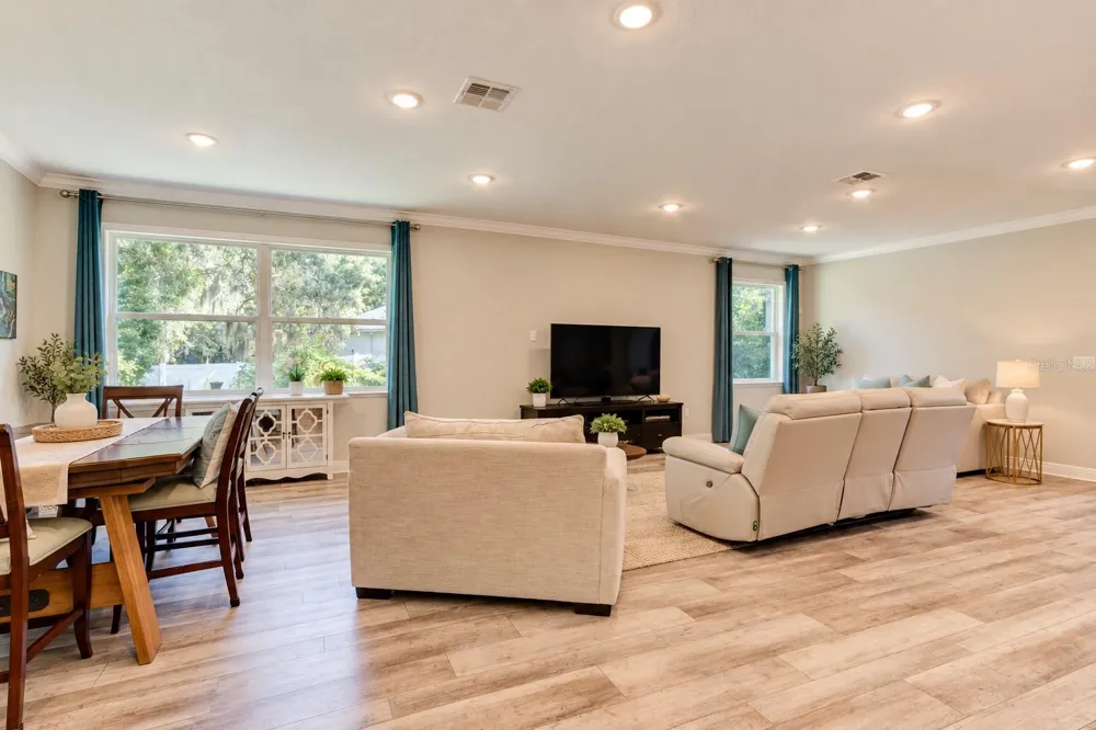 3520 TYNGSBOURGH DRIVE Deland, FL 32720