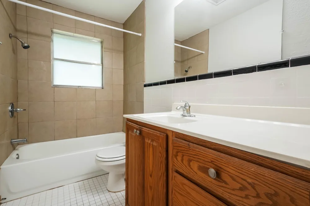 736 Treadwell Drive Hurst, TX 76053