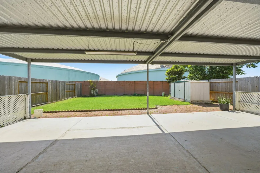 7027 Waveland Drive Houston, TX 77072