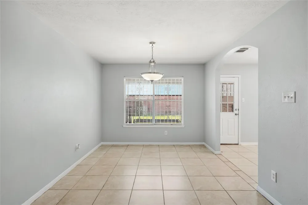 7027 Waveland Drive Houston, TX 77072