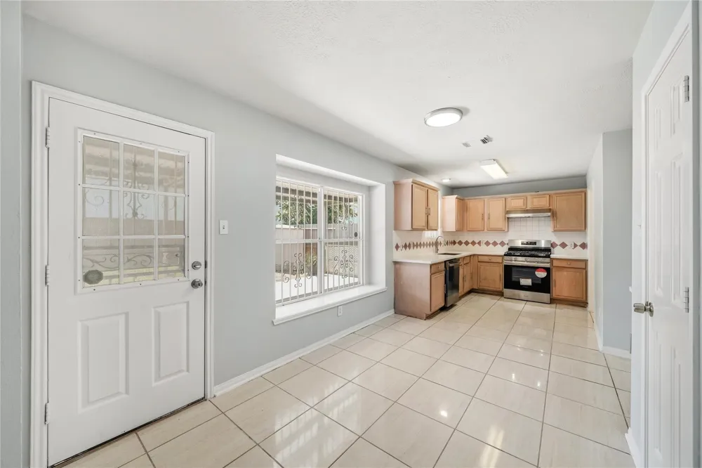 7027 Waveland Drive Houston, TX 77072